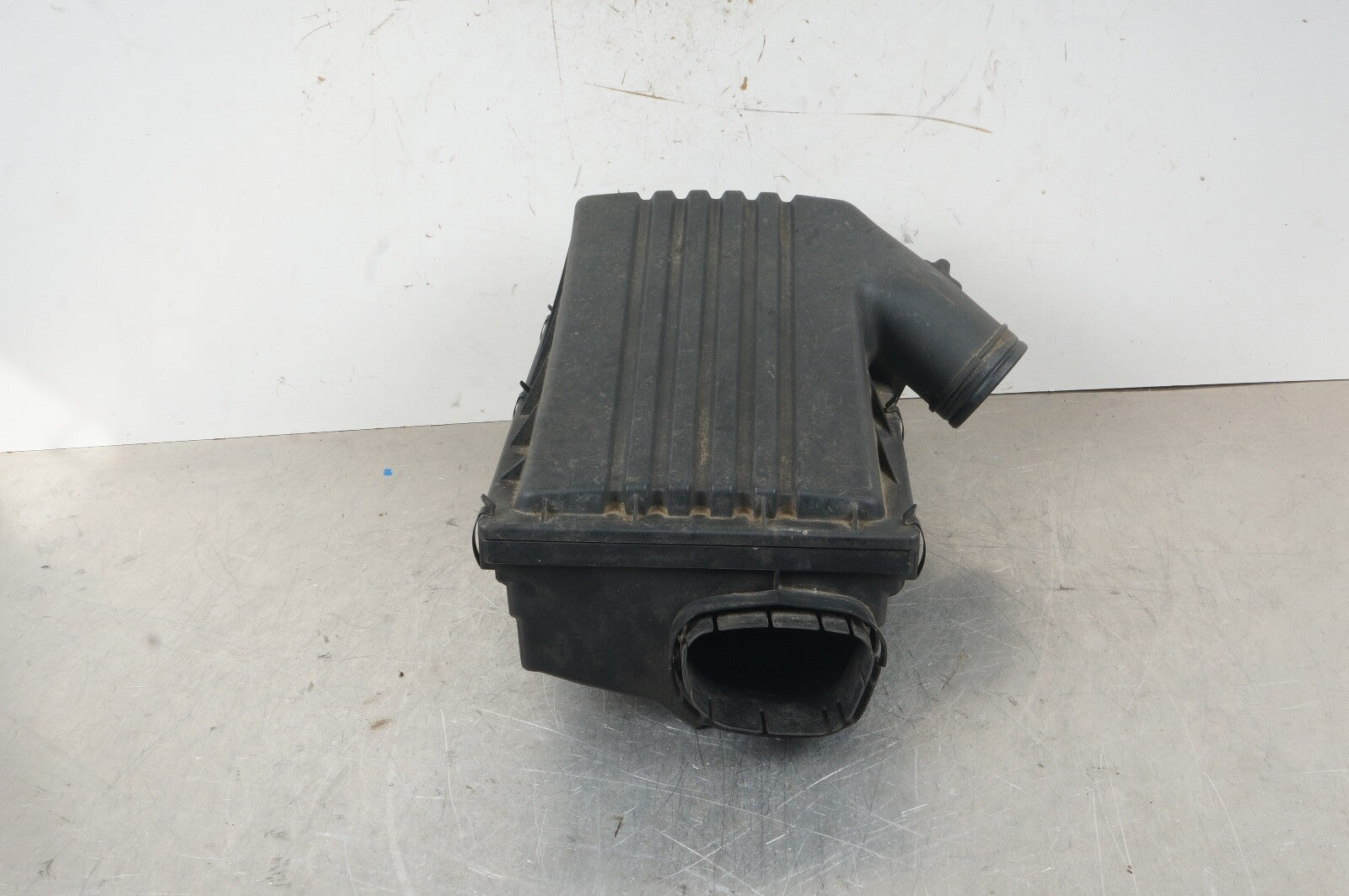 07-10 BMW X5 3.0L N52N AIR INTAKE FILTER BOX ASSEMBLY OEM