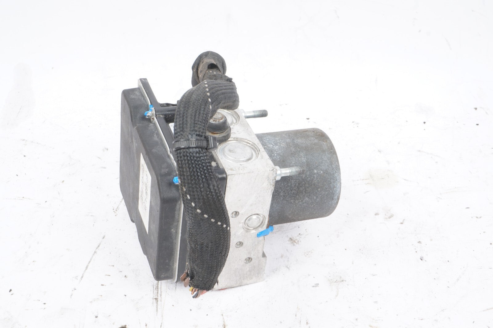 2009 - 2011 Audi A6 3.0 Abs Anti Lock Brake Pump 4F0910517AL OEM