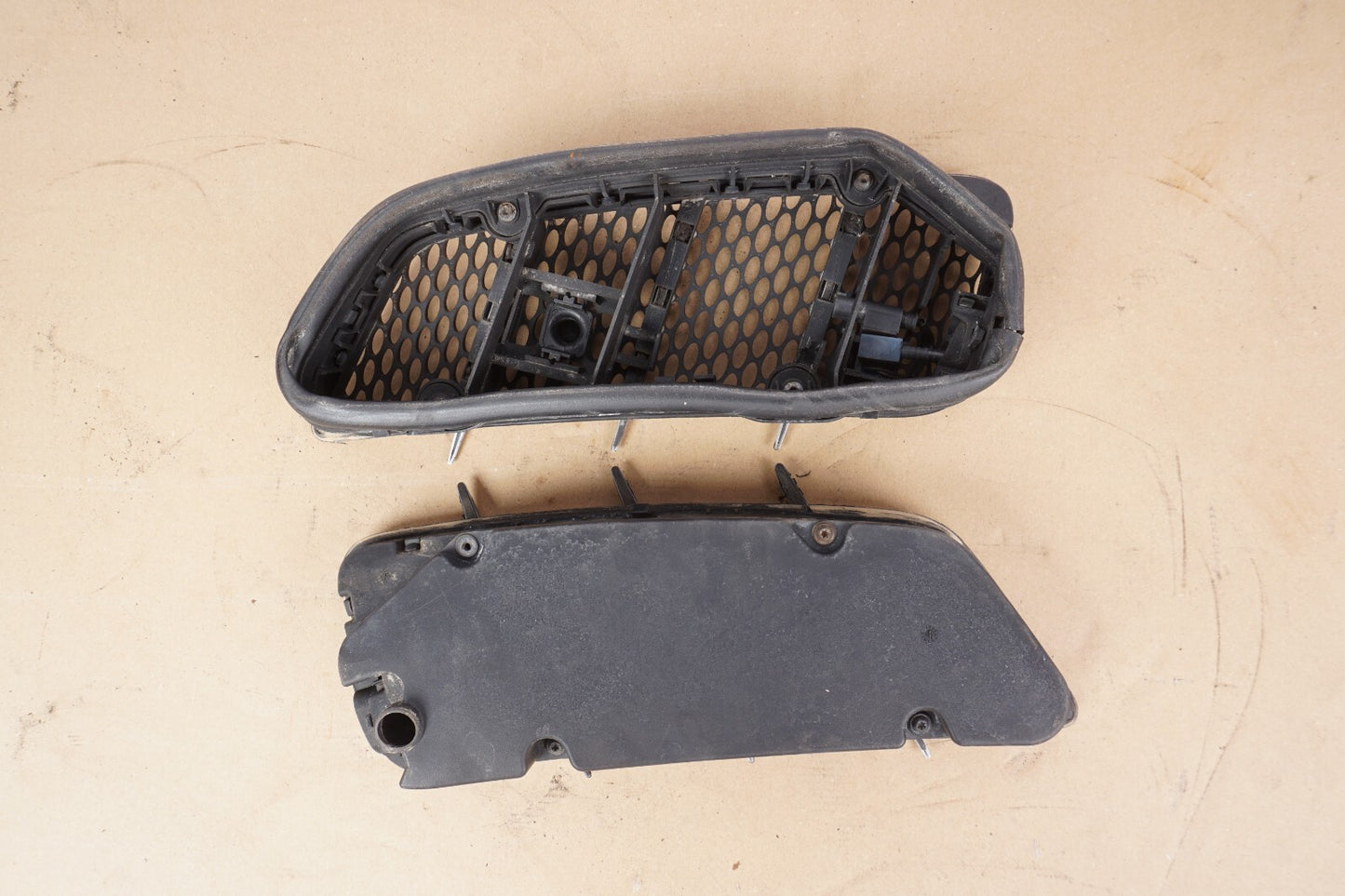 03-08 Mercedes R230 SL500 SL550 Hood Vent Grille Grill Left & Right OEM