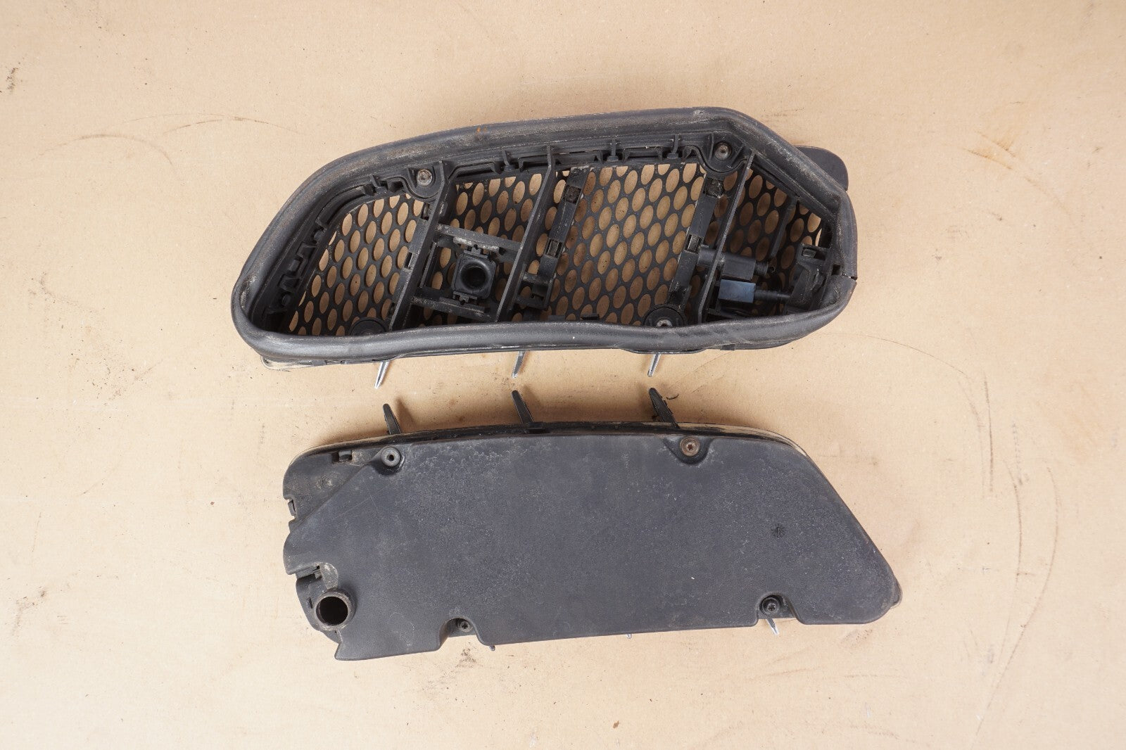 03-08 Mercedes R230 SL500 SL550 Hood Vent Grille Grill Left & Right OEM