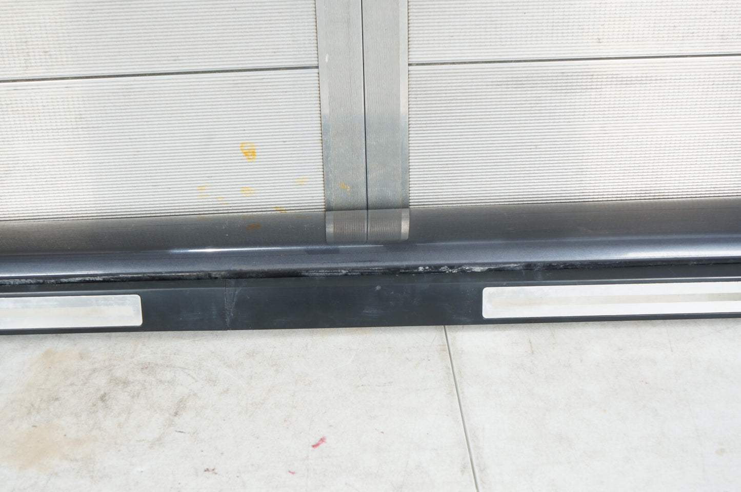 2004 - 2010 AUDI D3 A8L LEFT DRIVER SIDE ROCKER PANEL SKIRT MOLDING OEM