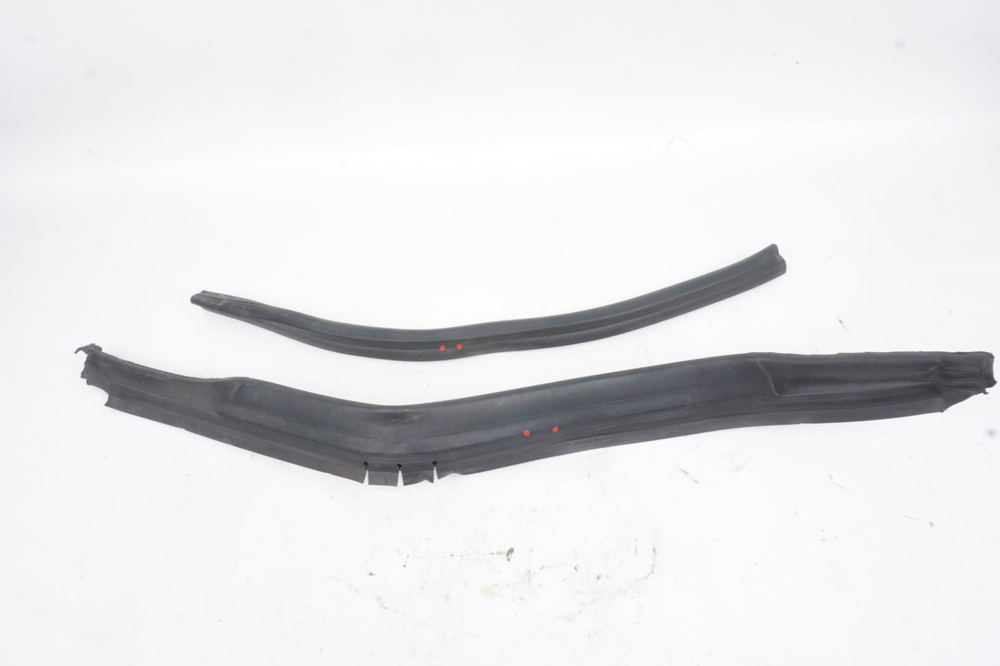 08-14 MERCEDES BENZ C300 C250 HOOD UNDERSIDE WEATHER STRIP SEALS SET OF 2 OEM