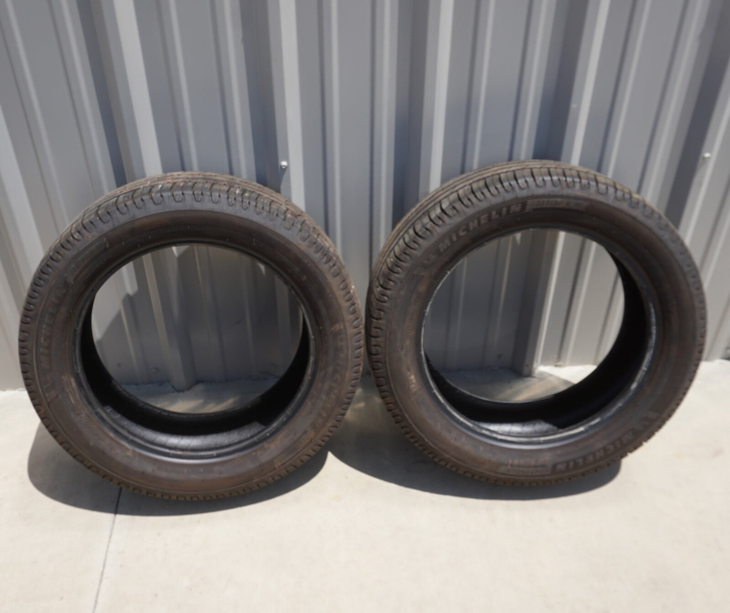 2 x P235/50R18 Michelin Defender 2 Used Tire Excellent Condition