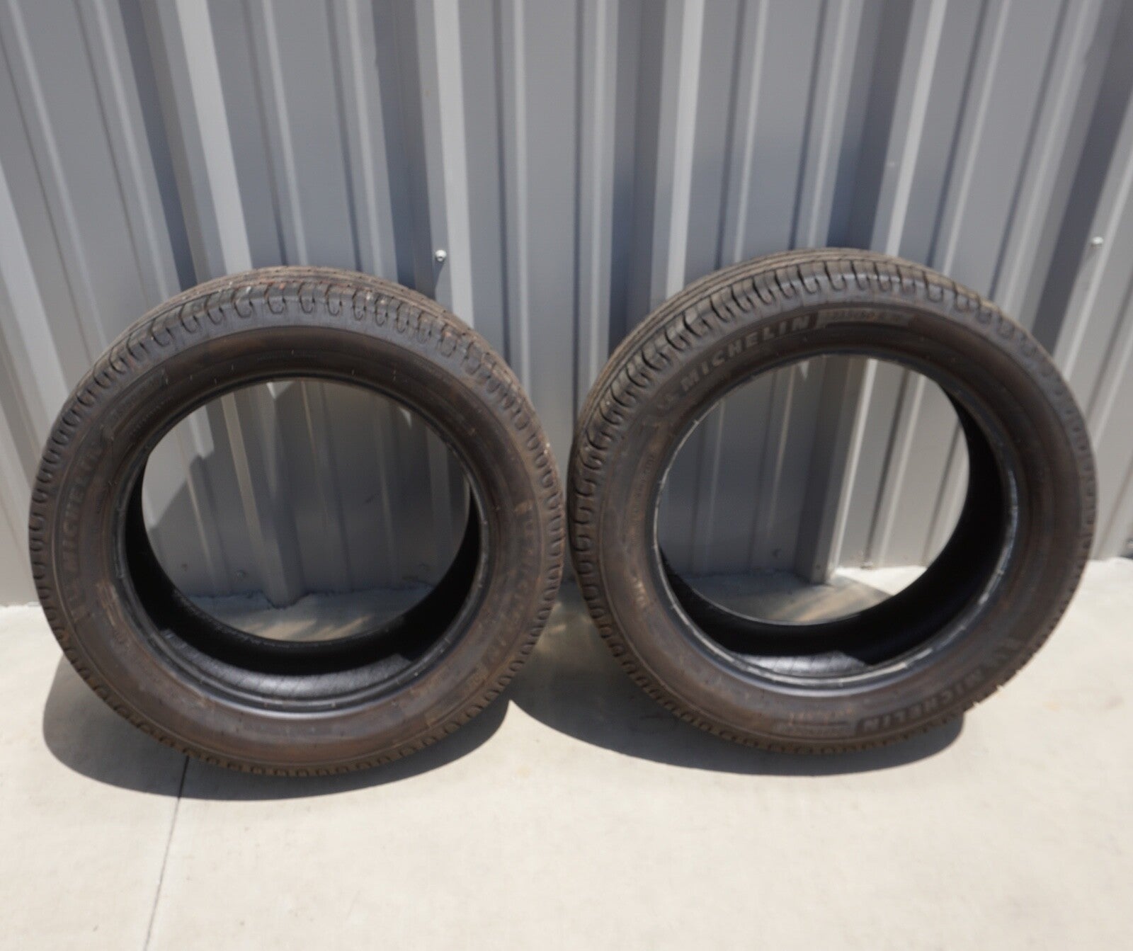 2 x P235/50R18 Michelin Defender 2 Used Tire Excellent Condition