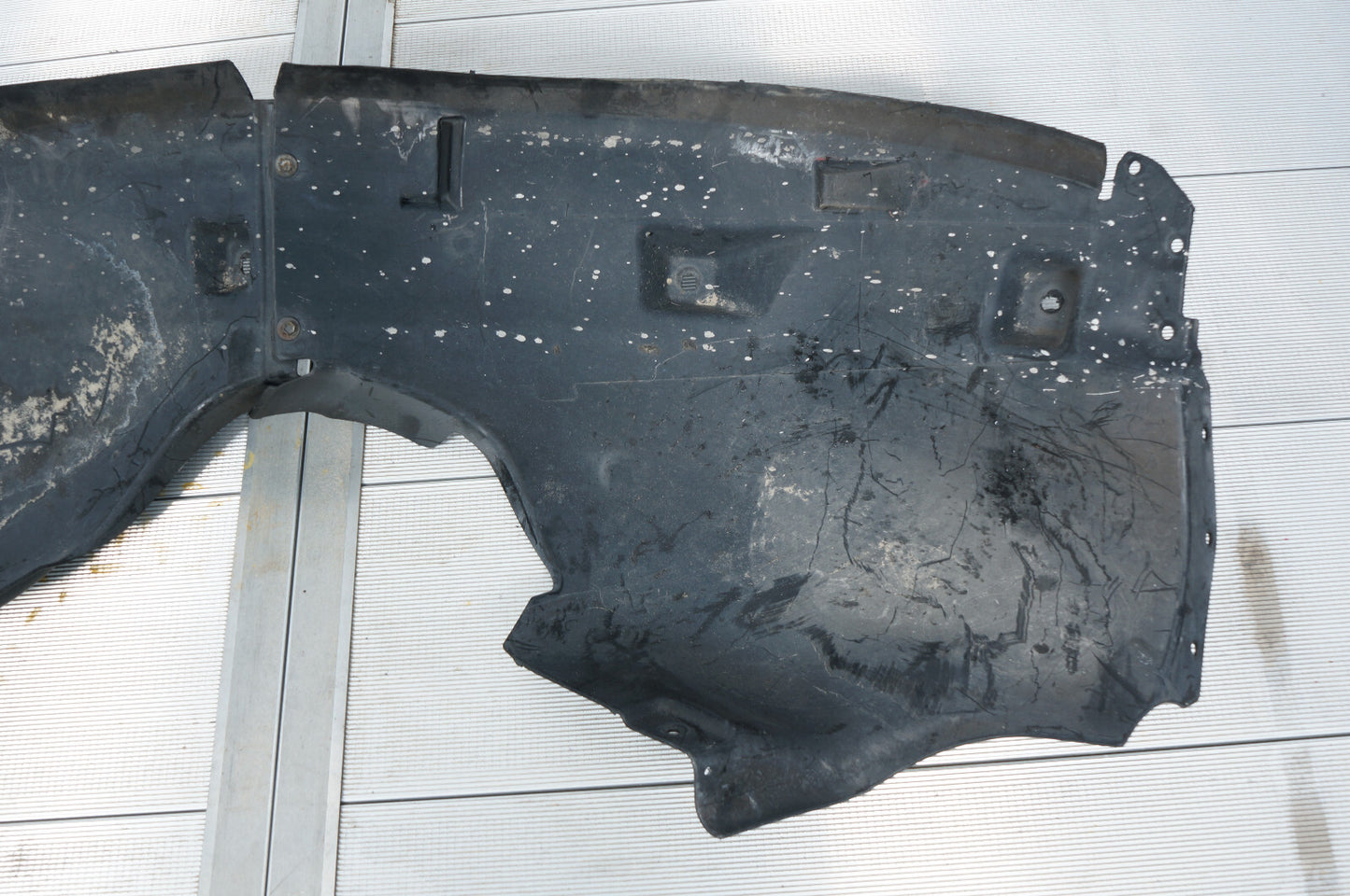 2010 2011 Mercedes-Benz ML450 FRONT LEFT DRIVER SPLASH GUARD FENDER LINER OEM