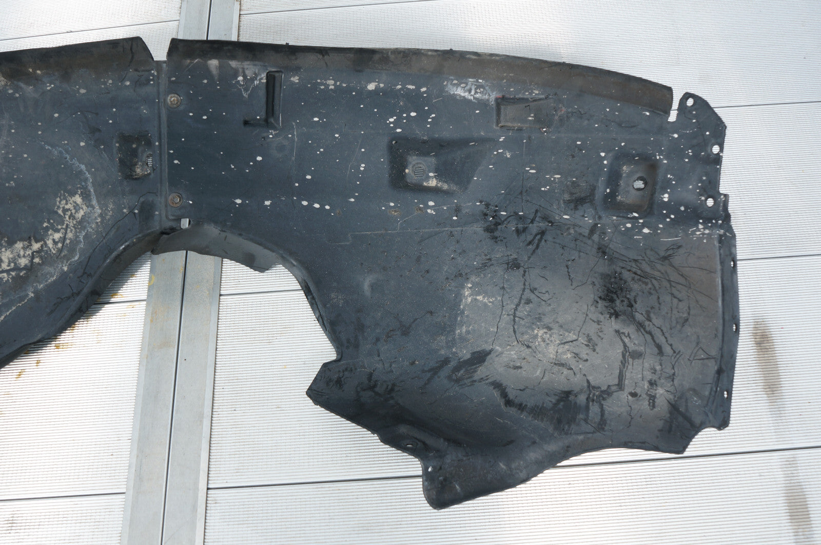2010 2011 Mercedes-Benz ML450 FRONT LEFT DRIVER SPLASH GUARD FENDER LINER OEM