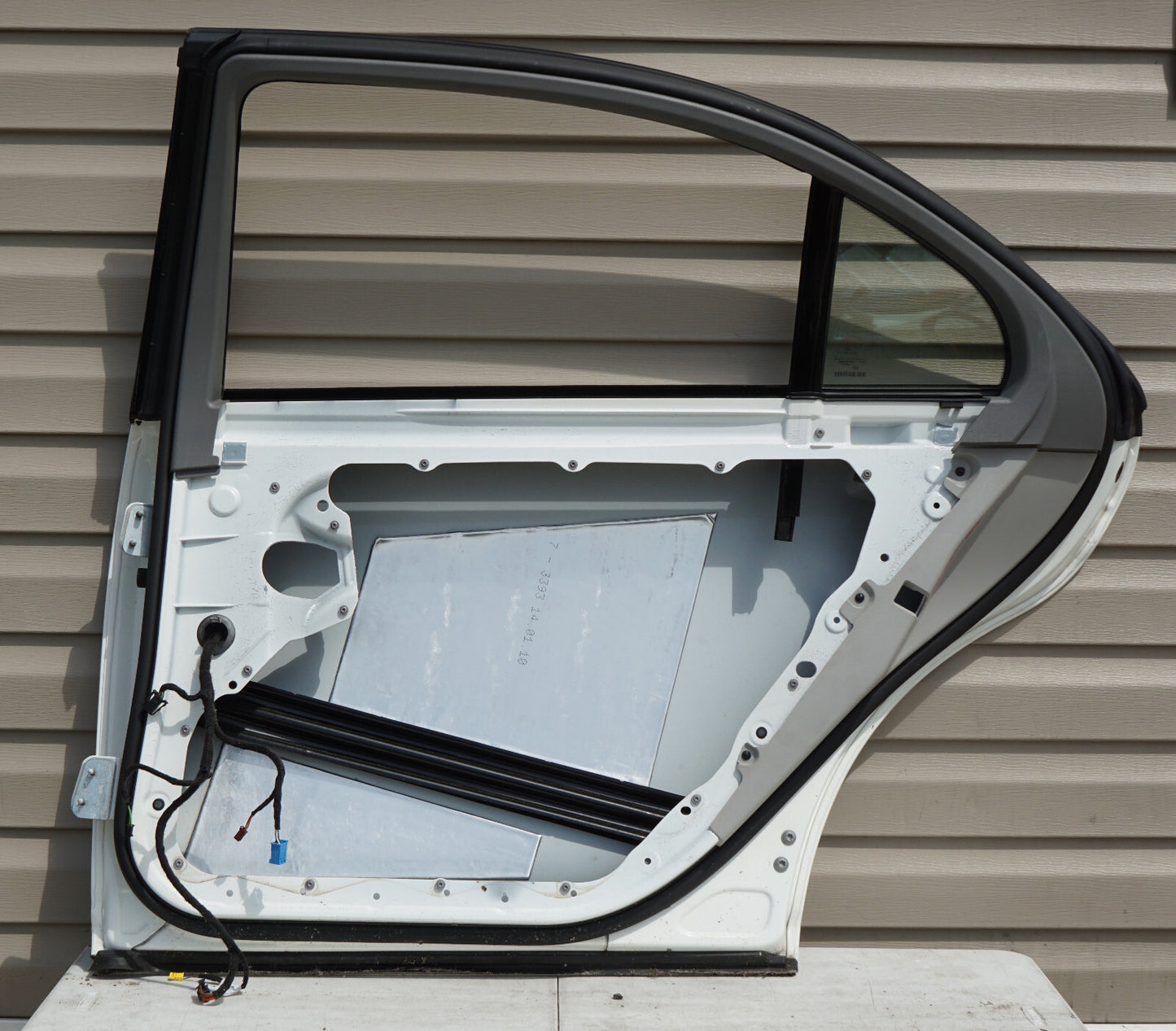 2007 - 2013 MERCEDES-BENZ S550 REAR RIGHT PASSENGER SIDE DOOR SHELL OEM