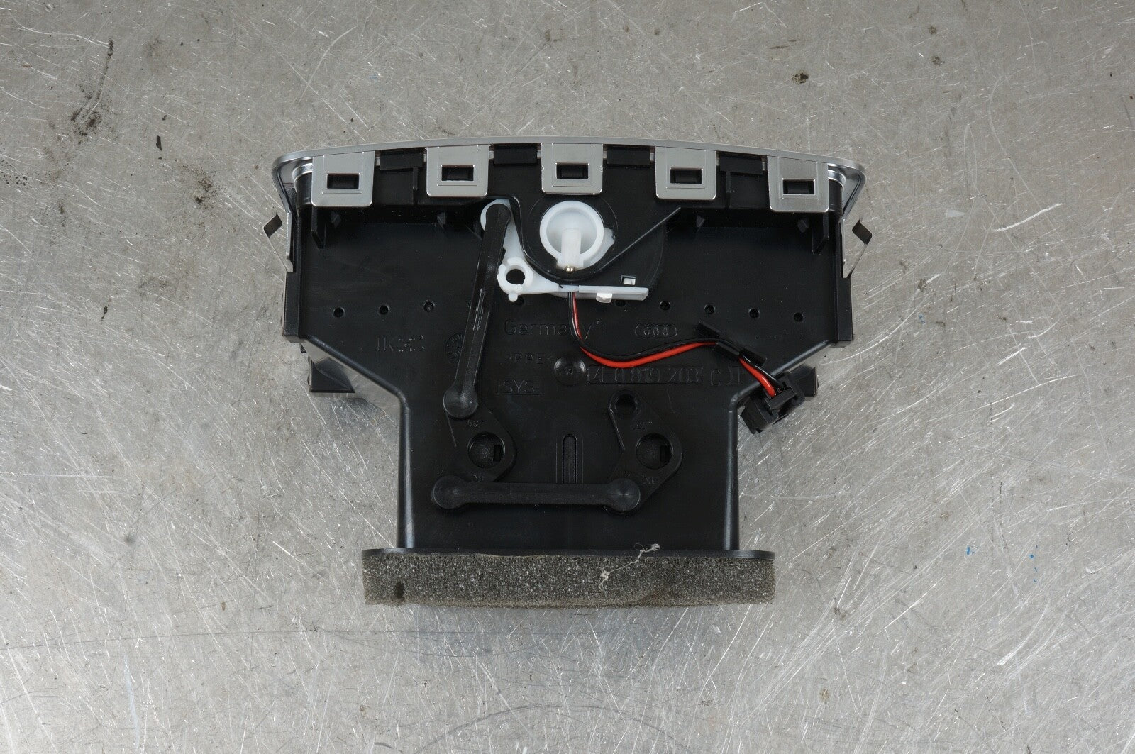2005 - 2011 Audi A6 Rear Center Console Vent Air Vent Airvent 4F0819203 C