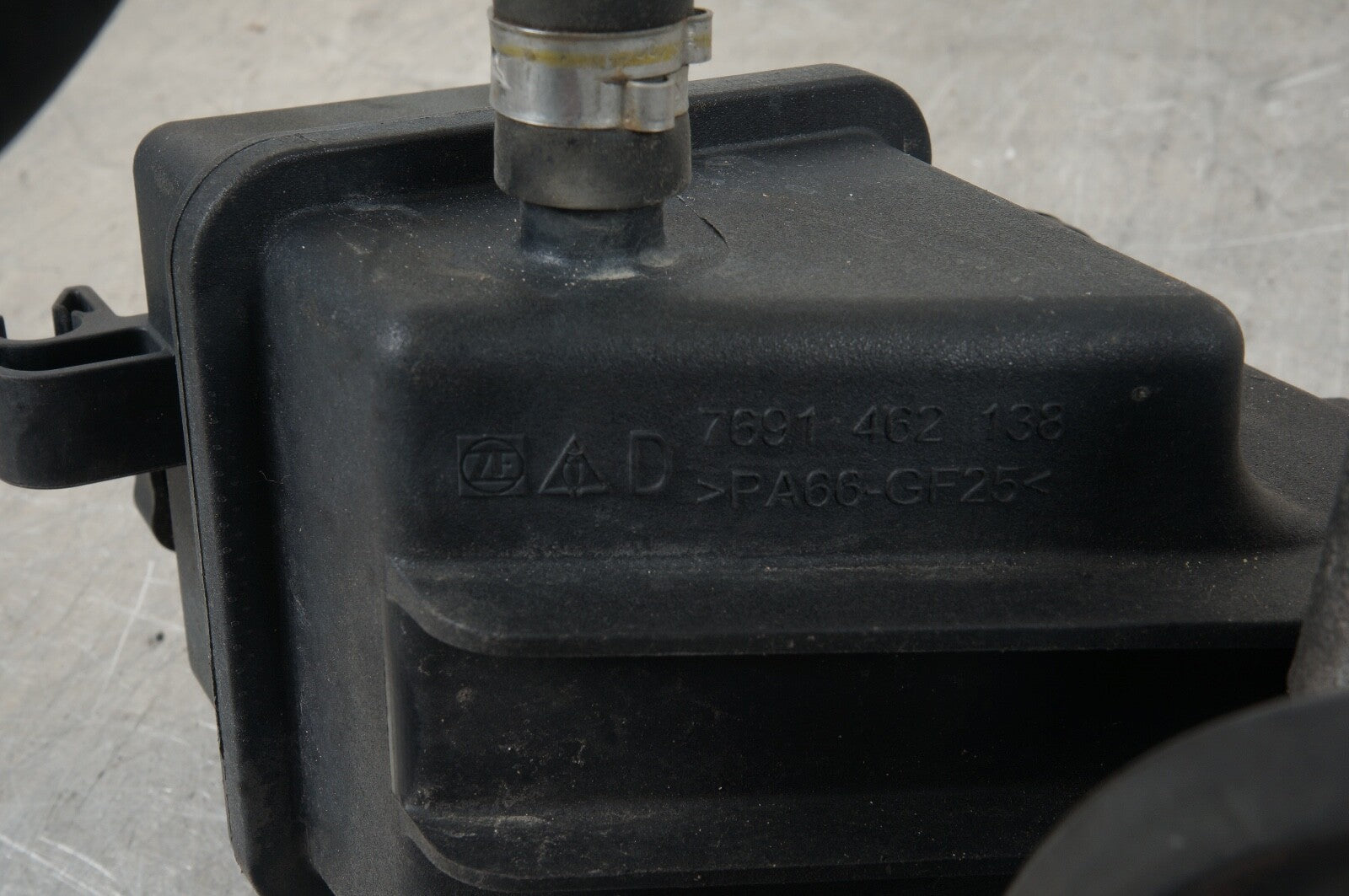 10-16 Mercedes W204 C230 W212 E350 Power Steering Pump 0064666401 OEM