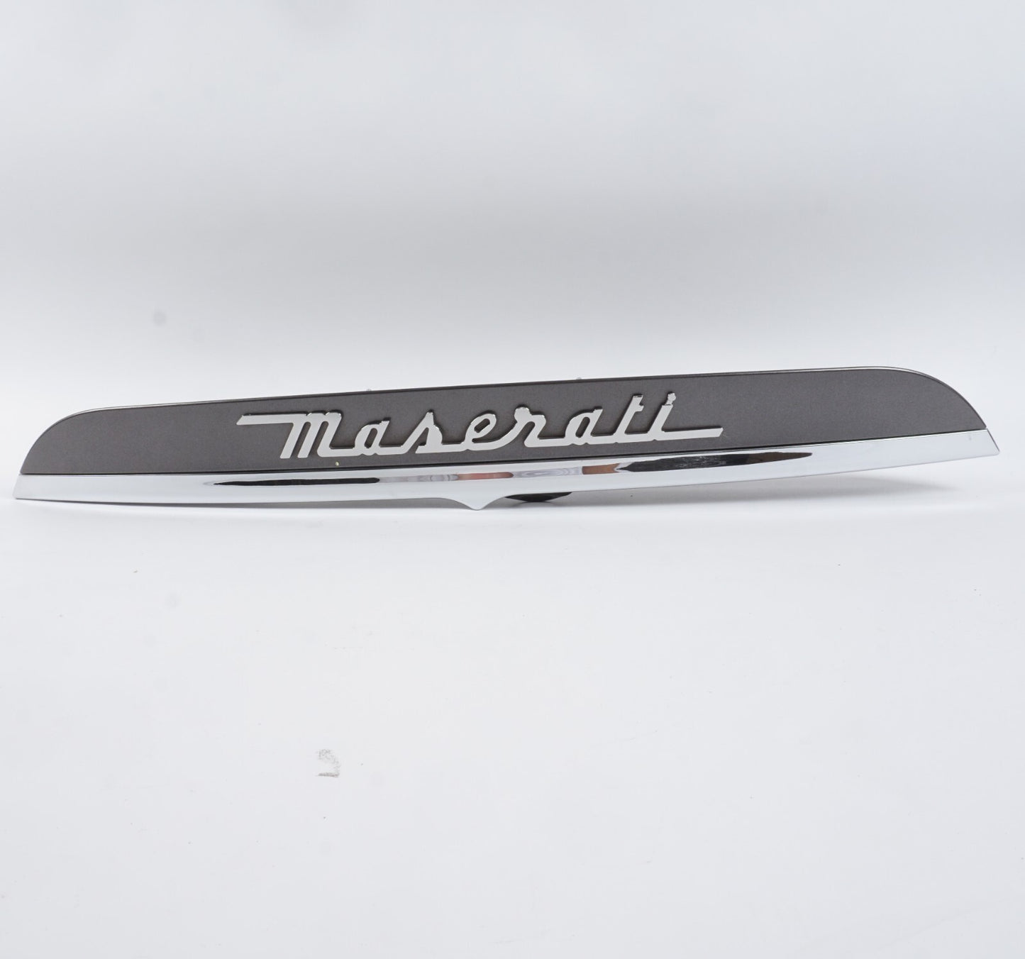 2014 - 2017 MASERATI GHIBLI LICENSE PLATE LIGHT TRUNK TRIM GARNISH MOULDING OEM