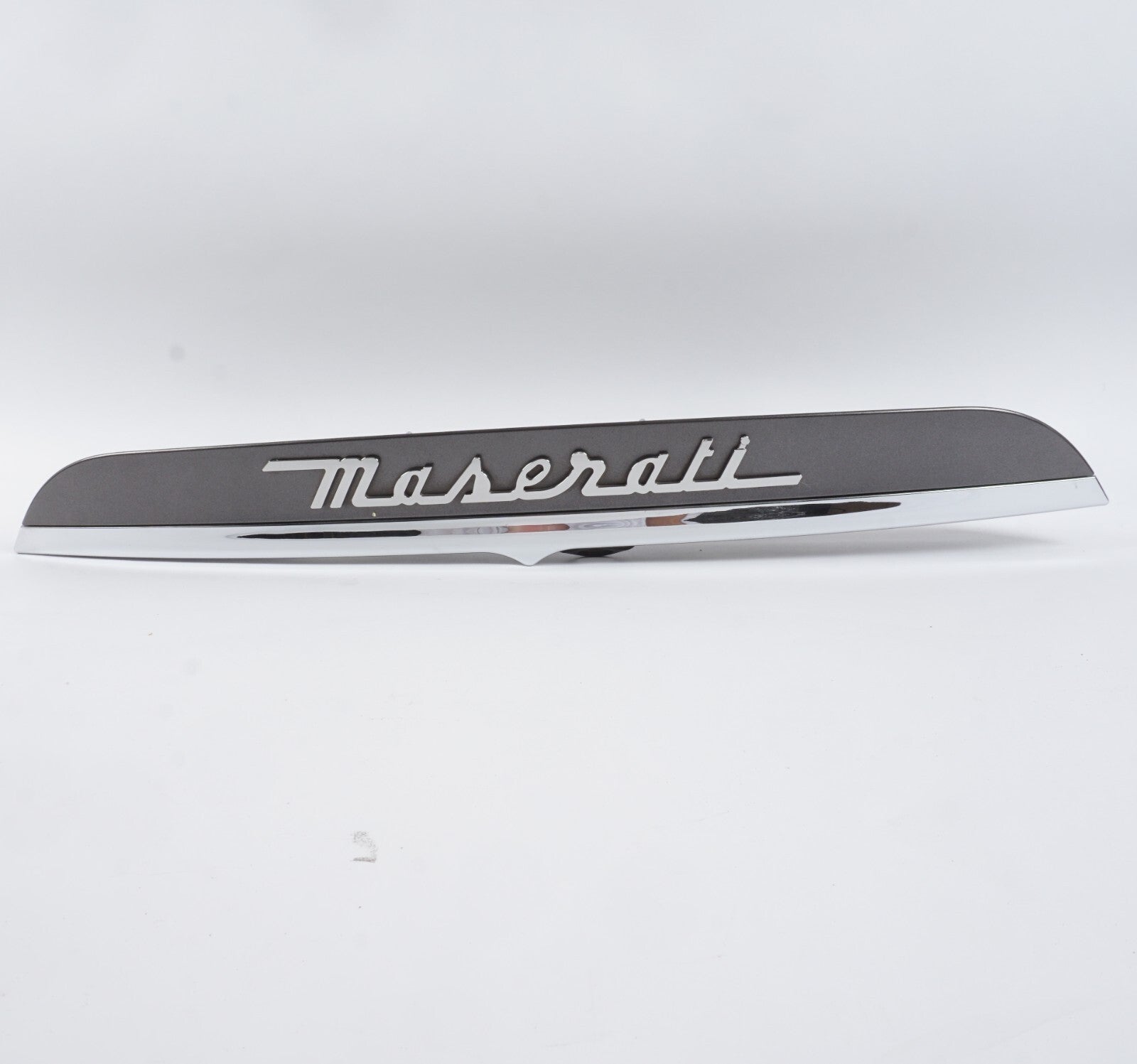2014 - 2017 MASERATI GHIBLI LICENSE PLATE LIGHT TRUNK TRIM GARNISH MOULDING OEM