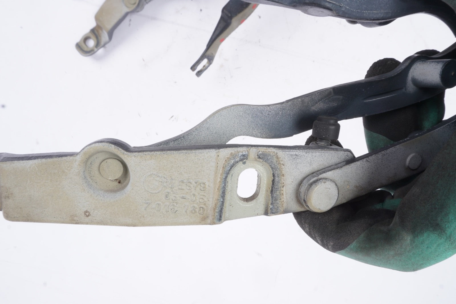 03-08 BMW E85 Z4 SET OF 2 REAR LEFT & RIGHT TRUNK HINGE GRAY OEM