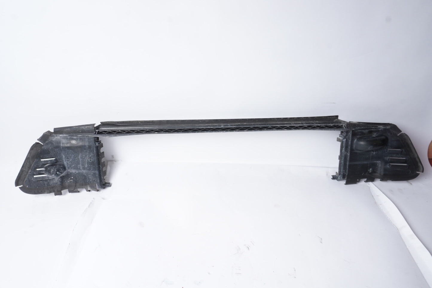2010 - 2013 MERCEDES-BENZ S W221 LOWER AIR DUCT BAFFLE A2215052630 OEM