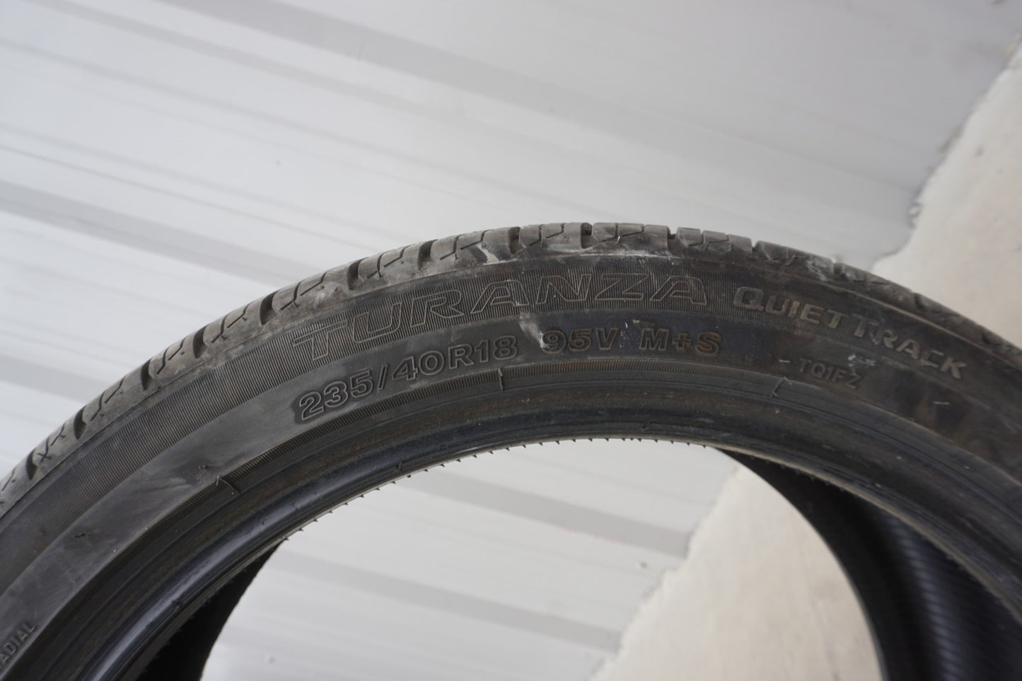 Used 235/40R18 Bridgestone Turanza Quiet Track 95V - 8/32