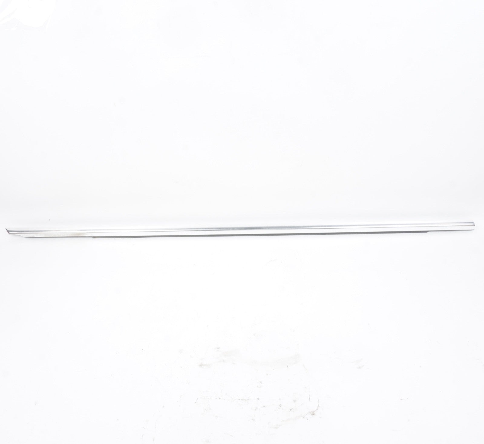 2022 - 2024 MERCEDES EQB350 EQB300 FRONT RIGHT SIDE DOOR WINDOW BELT MOLDING OEM