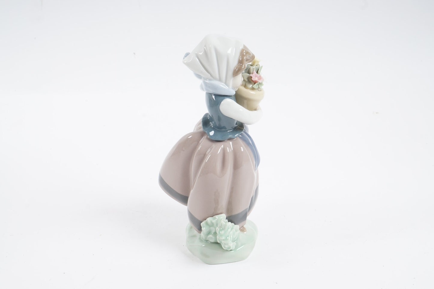 New Lladro "Spring is Here" (Linda Con Maceta) 05223 Retired MIB Girl & Flowers