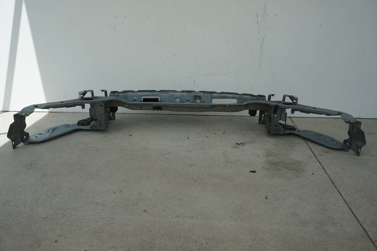 2006-2013 VOLVO C70 T5 RADIATOR SUPPORT BRACKET UPPER OEM