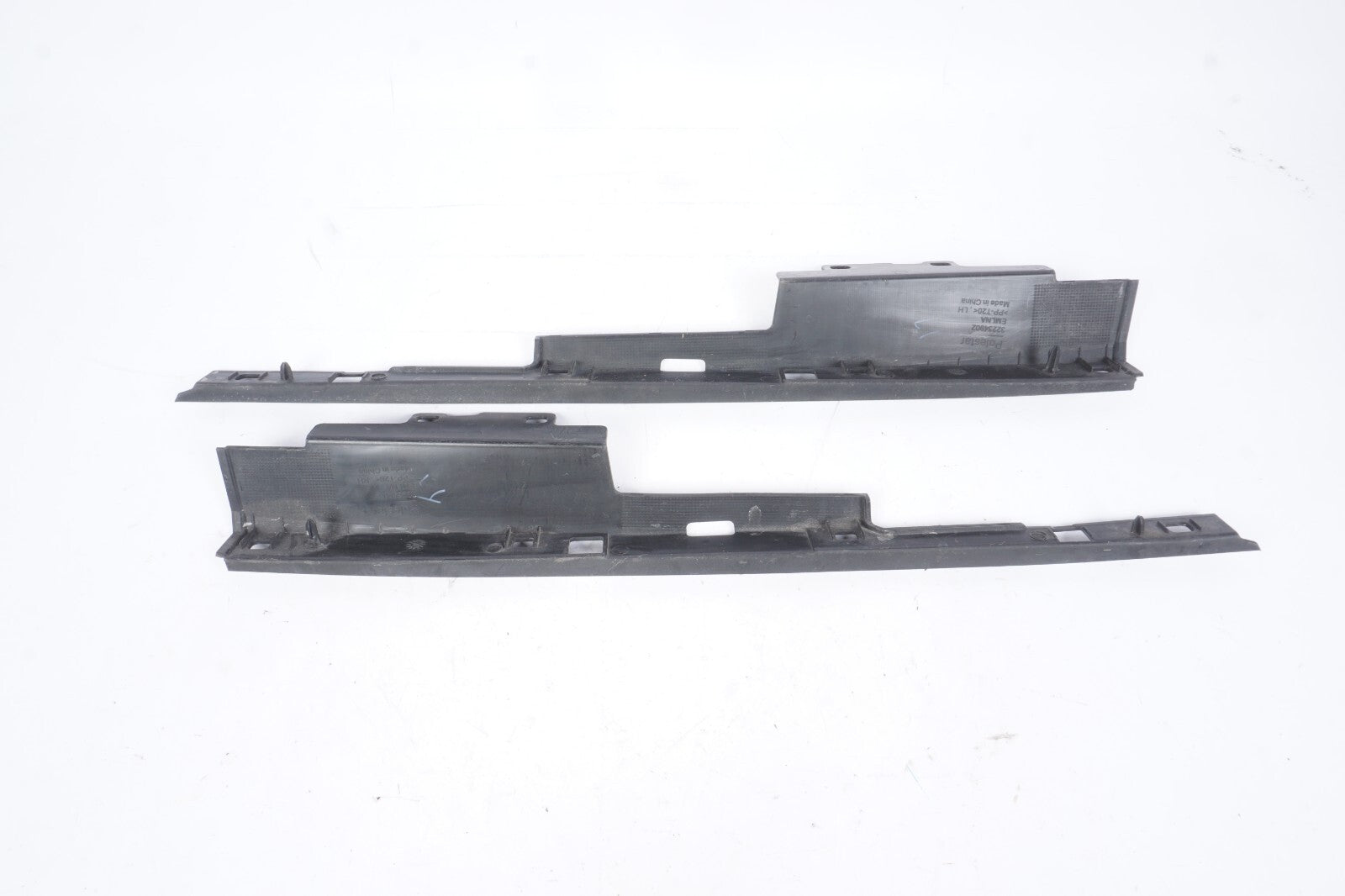 2021 - 2023 Polestar 2 Front Upper Fender To Hood Closeout Cover Lh & Rh OEM