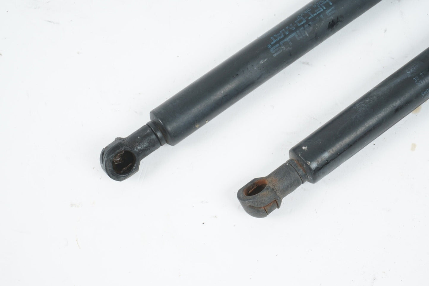 2003-2008 BMW Z4 - Trunk Strut / Shock SET 7016186