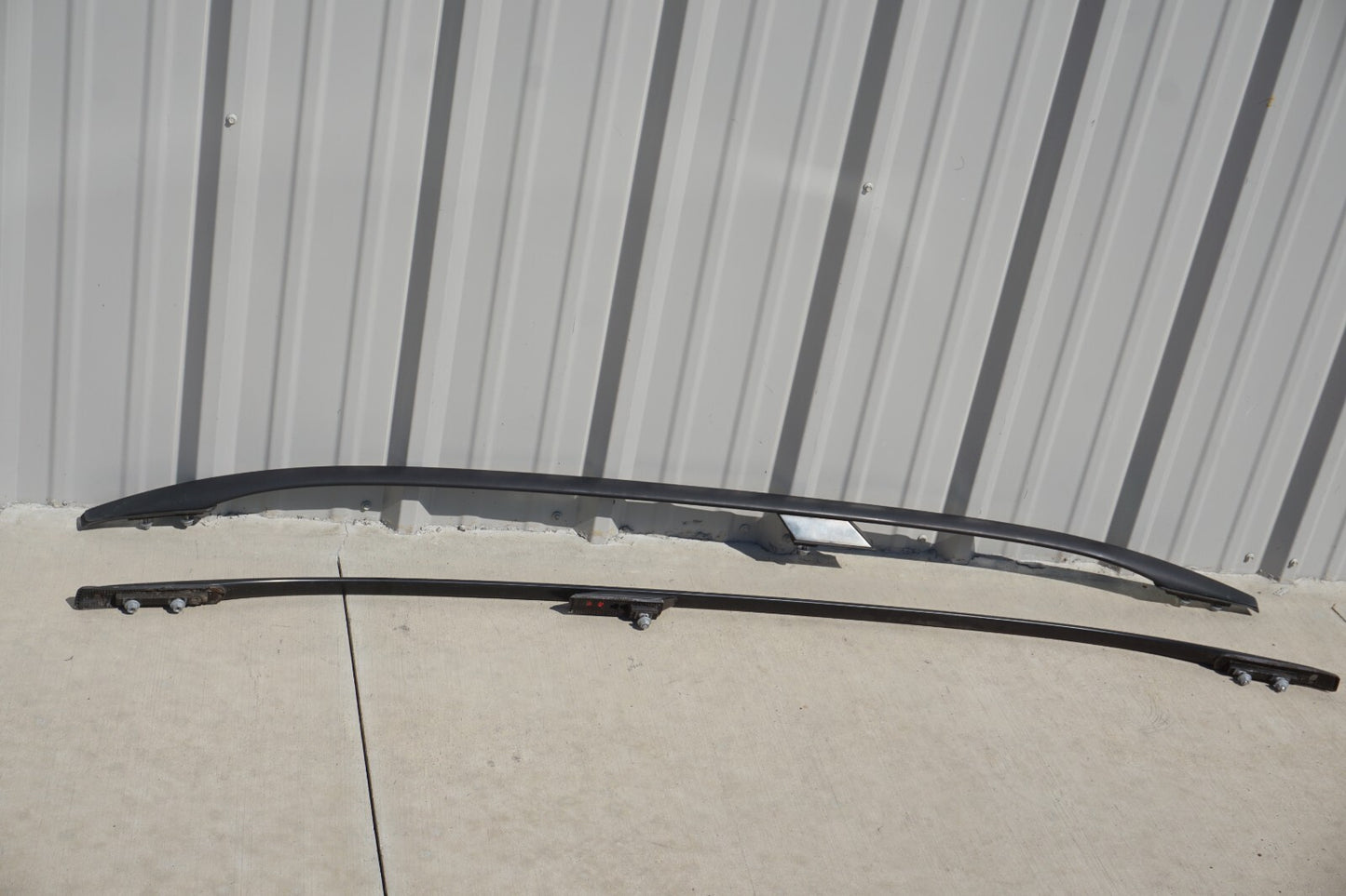 09 - 11 MERCEDES-BENZ ML63 BAGGAGE LUGGAGE ROOF RACK RAIL CROSSBAR SILVER OEM