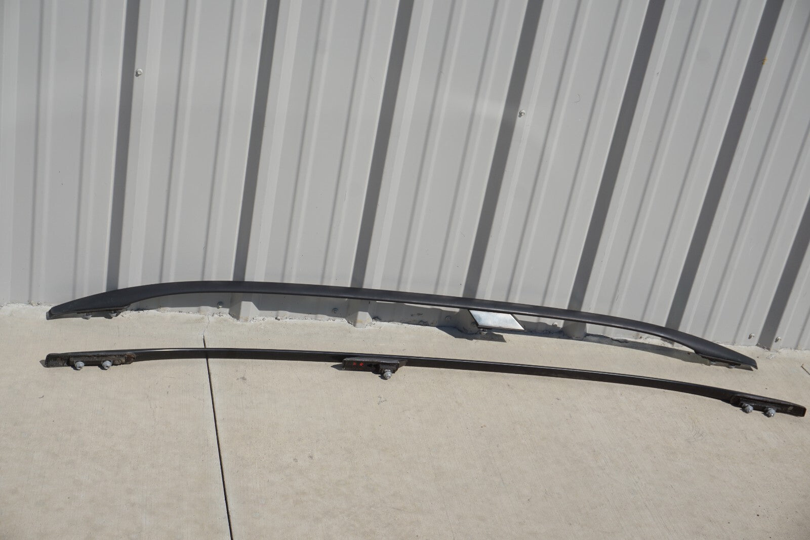 09 - 11 MERCEDES-BENZ ML63 BAGGAGE LUGGAGE ROOF RACK RAIL CROSSBAR SILVER OEM