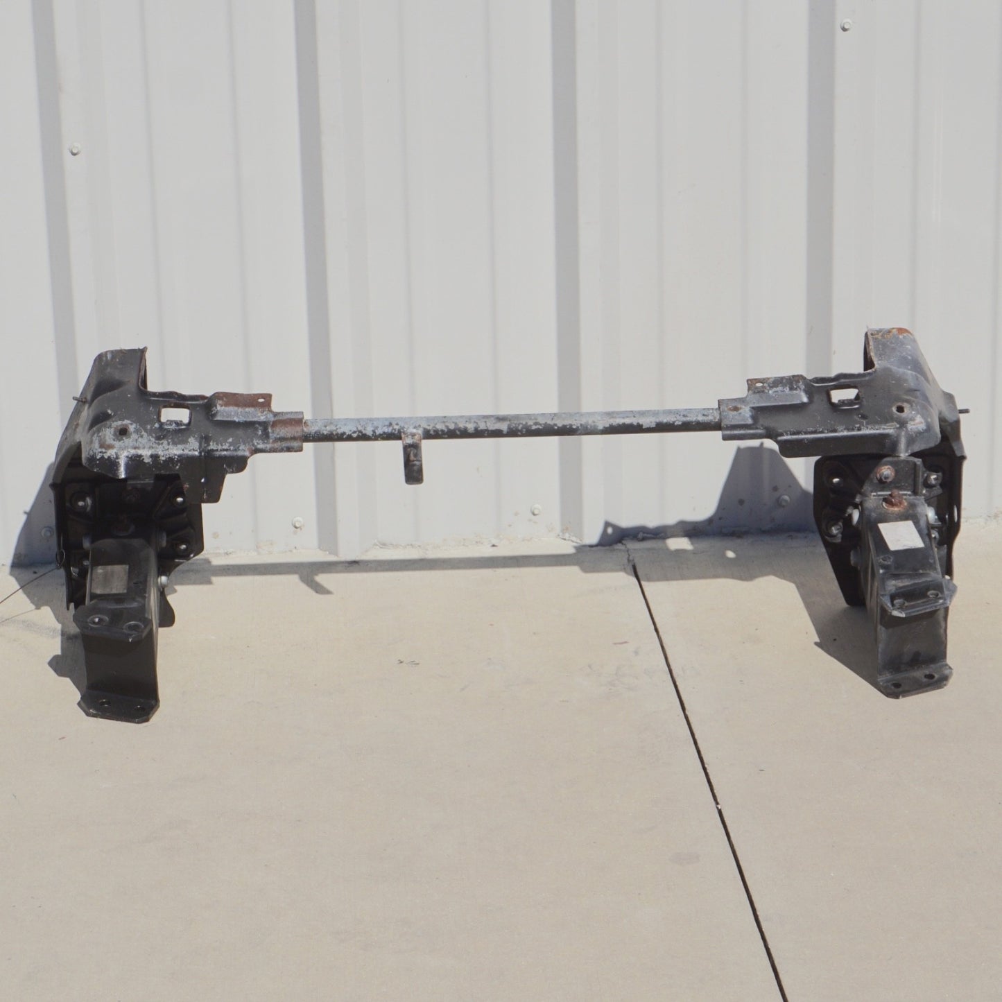 2003 - 2012 Mercedes R230 SL500 Front Lower Radiator Support Bar Frame Bracket