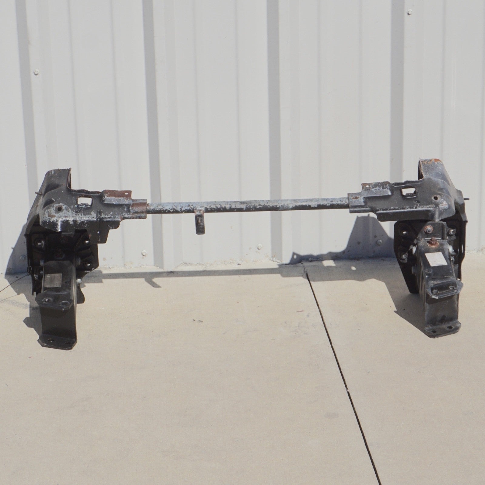 2003 - 2012 Mercedes R230 SL500 Front Lower Radiator Support Bar Frame Bracket