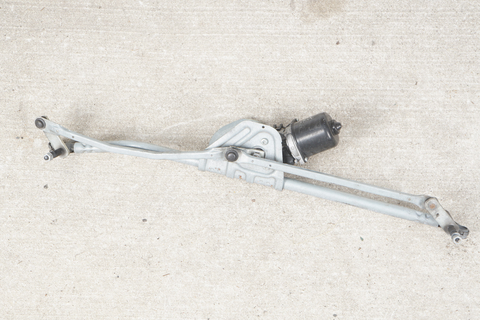 2007-2015 MINI COOPER S R57 WINDSHIELD WIPER MOTOR & TRANSMISSION 8377427 OEM