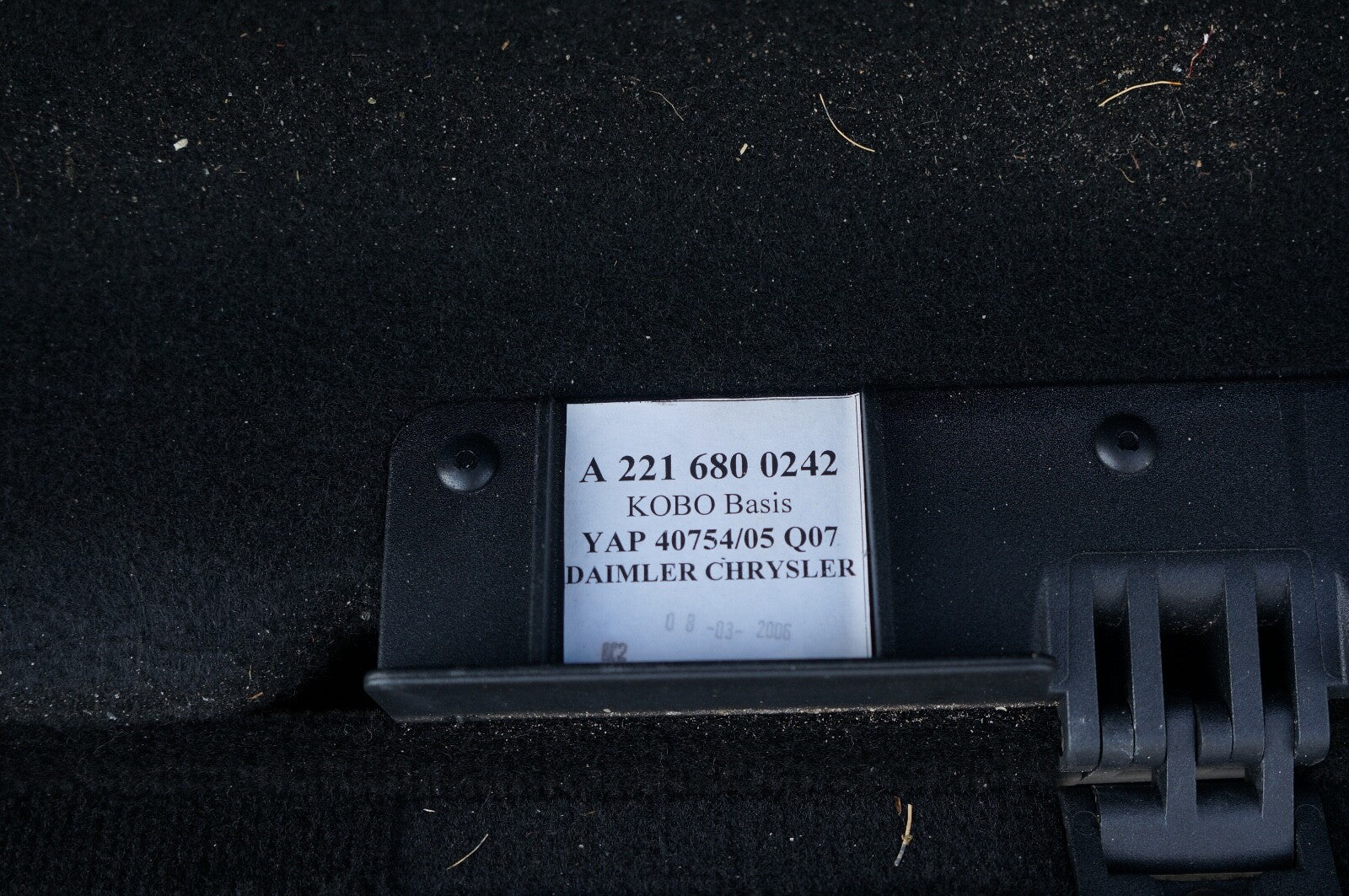 07-13 Mercedes W221 S550 S63 AMG Trunk Floor Cover Panel 2216901441 Black OEM
