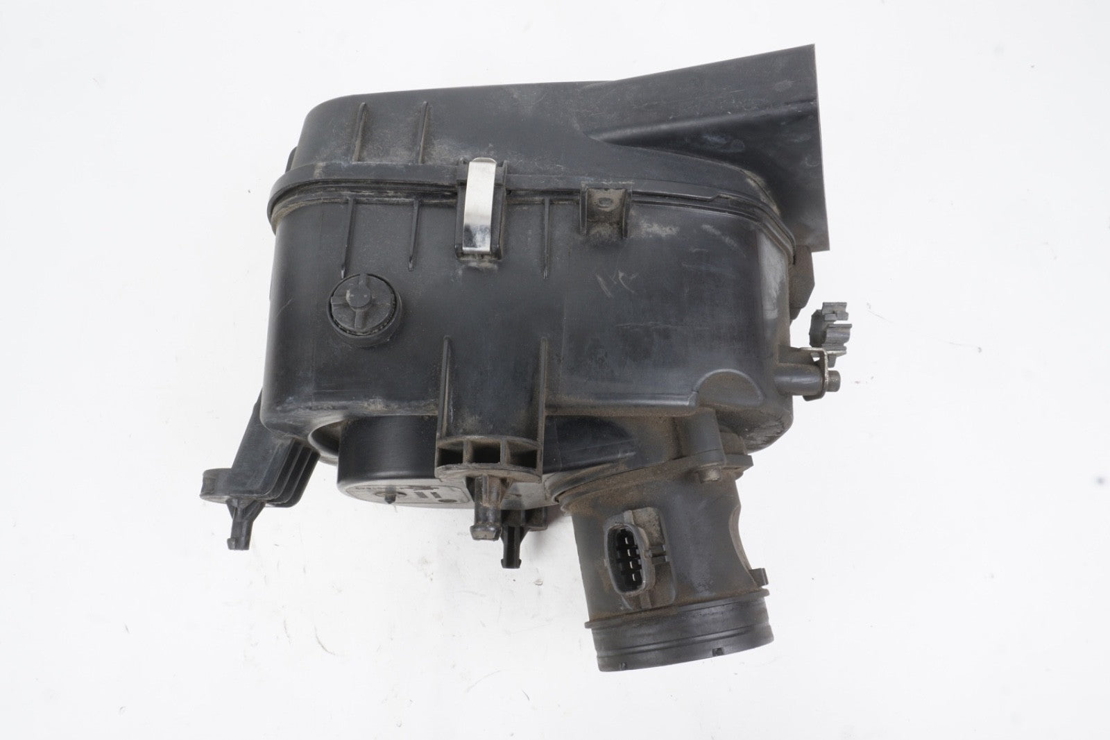 2014 - 2017 Maserati Ghibli Right Side Engine Air Intake Filter Black 70552746