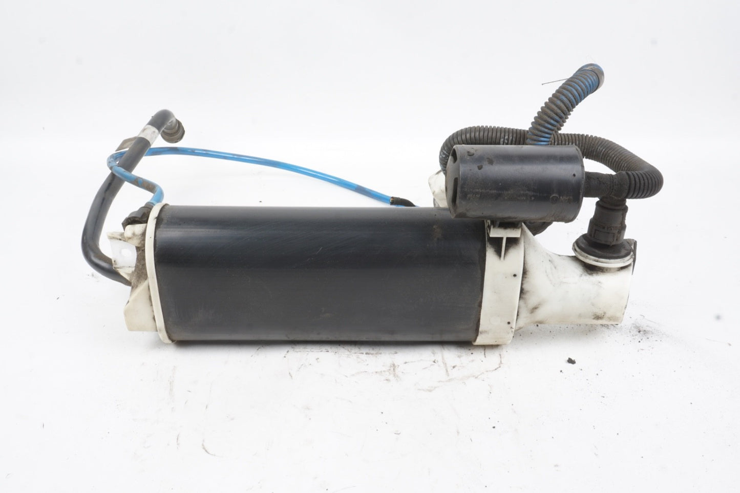 2014 - 2017 Maserati Ghibli Fuel EVAP Evaporator Canister Assembly 0670003286
