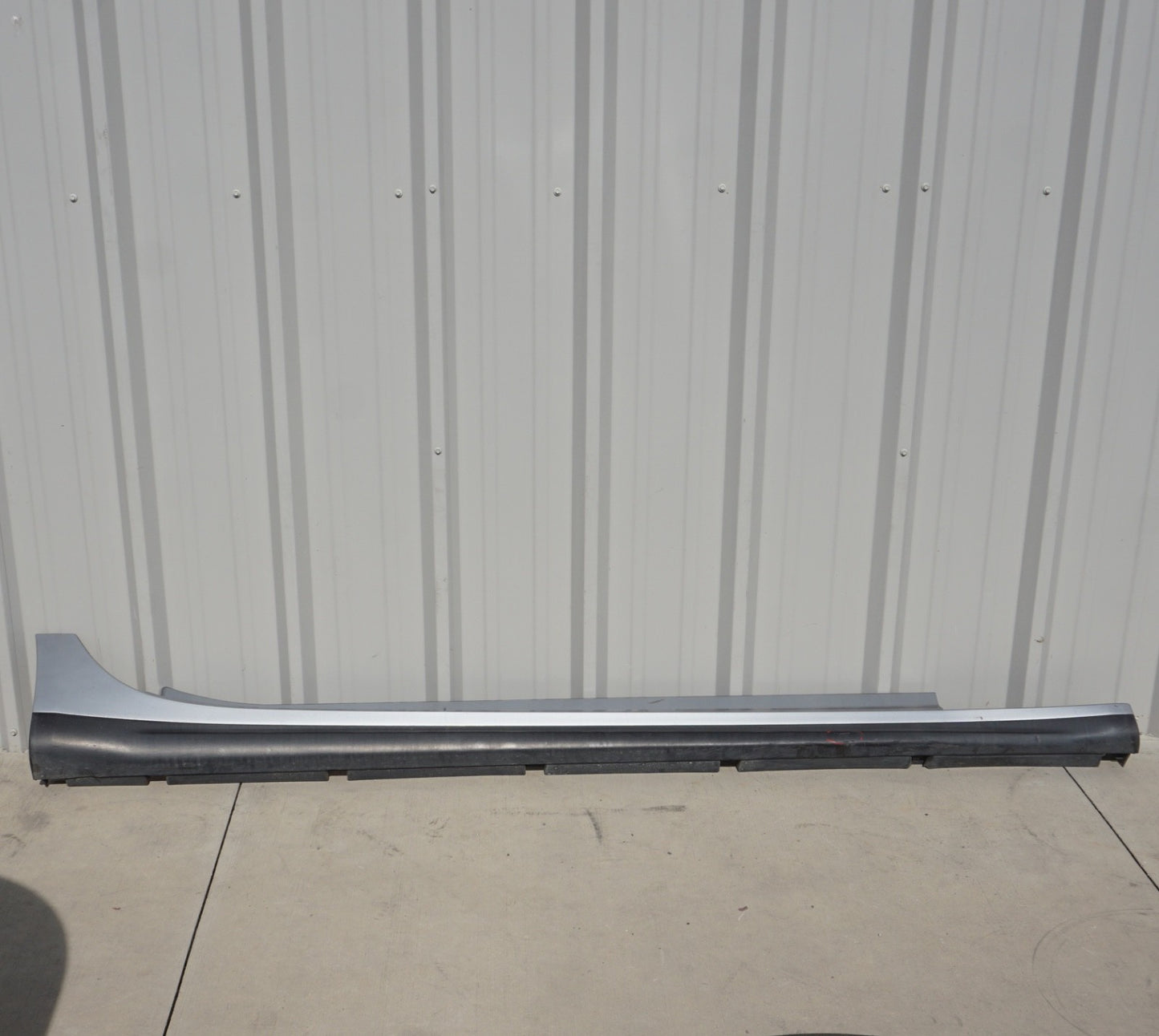2014 - 2019 MASERATI GHIBLI SQ4 PASSENGER RIGHT ROCKER SKIRT PANEL MOLDING OEM
