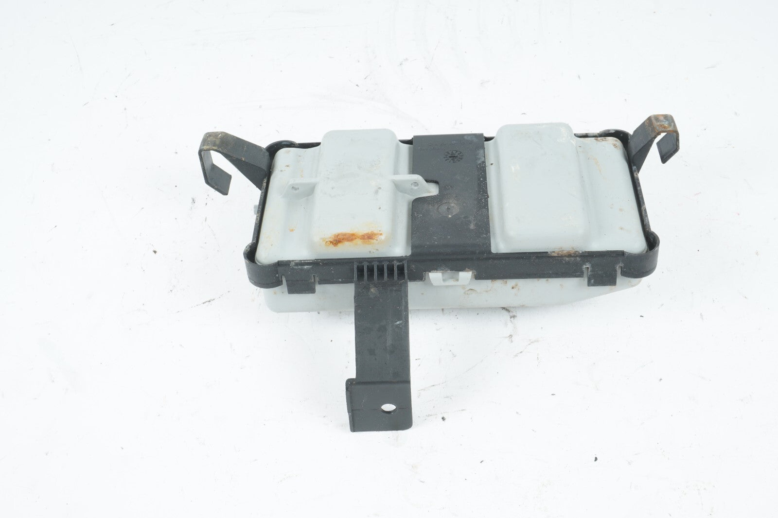 03 - 08 Mercedes R230 SL500 Vacuum Pump Reservoir Tank 2208050119 OEM