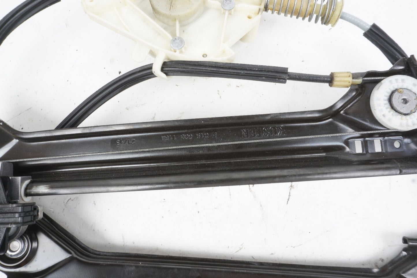 2014 - 2020 MASERATI GHIBLI RIGHT PASS REAR DOOR WINDOW REGULATOR W/ MOTOR OEM