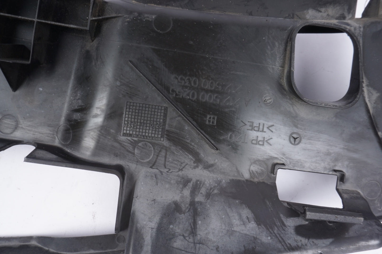 2010 - 2013 MERCEDES E350 Sedan Radiator Upper Cover Panel Trim 2125000255