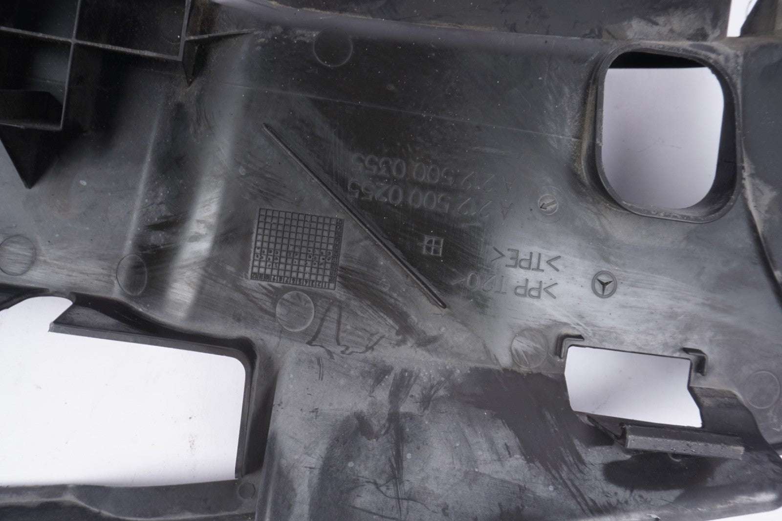 2010 - 2013 MERCEDES E350 Sedan Radiator Upper Cover Panel Trim 2125000255