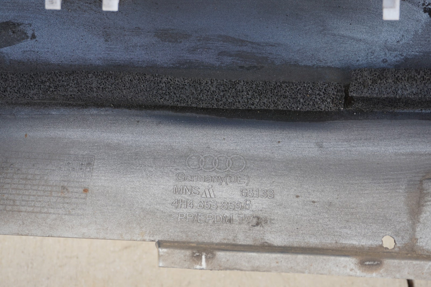 11-14 Audi A8L LONG Left Driver Side Rocker Panel Skirt Molding Trim OEM