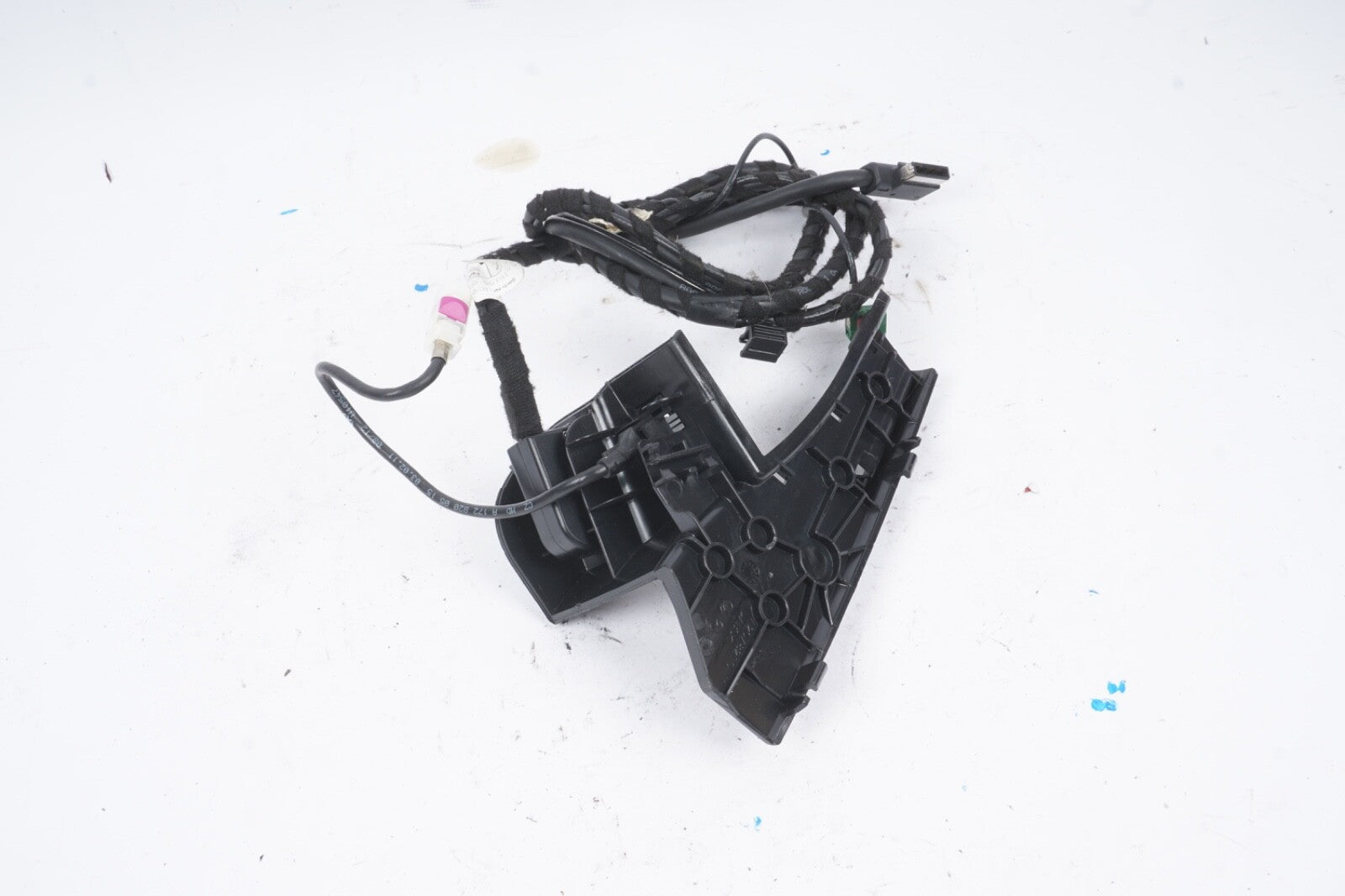 Mercedes-Benz C W204 W207 2011 USB-Anschluss A2048200015