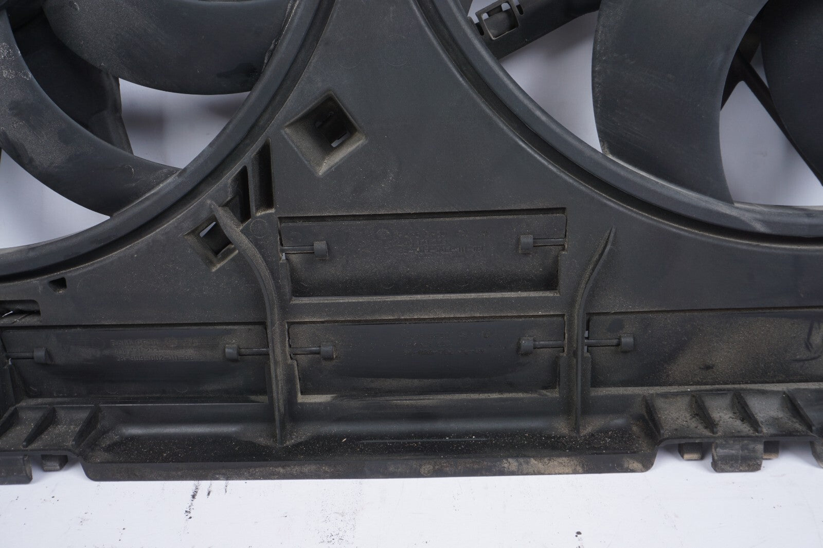 2011 - 2018 Audi A8L A8 3.0l Radiator Cooling Fan & Shrud OEM
