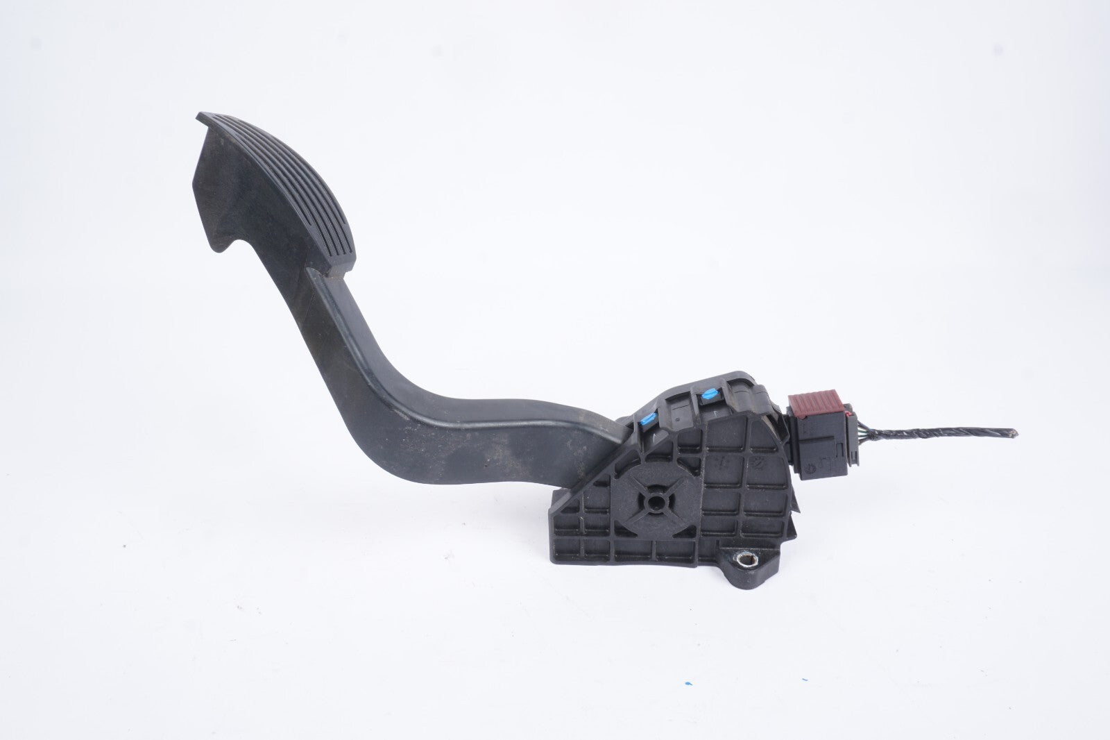 2012 - 2019 Fiat 500 Gas Pedal Accelerator 68073429AA OEM