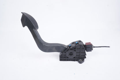 2012 - 2019 Fiat 500 Gas Pedal Accelerator 68073429AA OEM