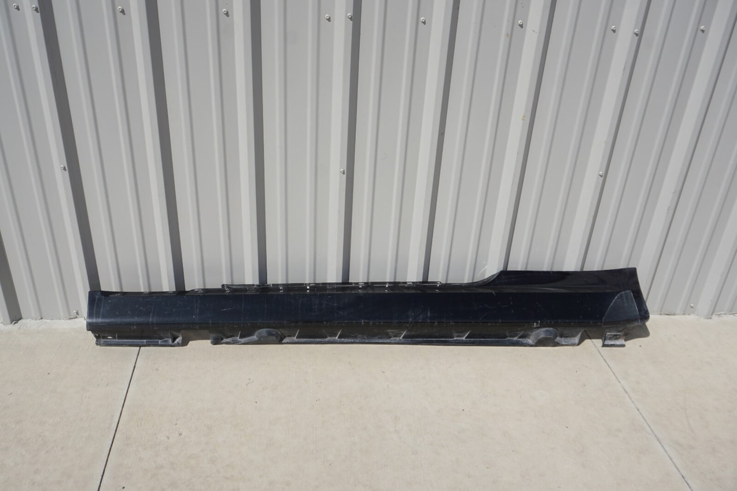 2004 - 2007  BMW 650i E63 E64 Rocker Panel Skirt Molding Left Driver Side OEM