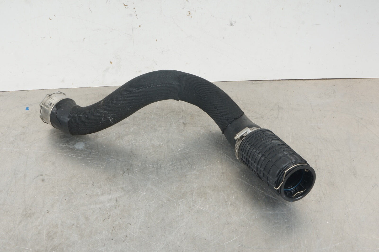 2020-2023 CADILLAC CT4 2.0L ENGINE MOTOR COOLANT  HOSE PIPE OEM