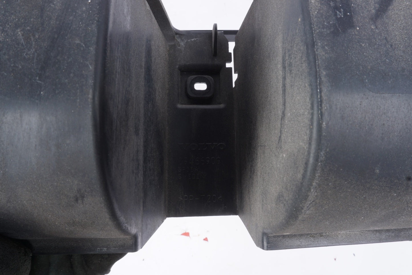 2006 - 2013 VOLVO C70 REAR BUMPER MOUNT BRACKET 09466909 OEM