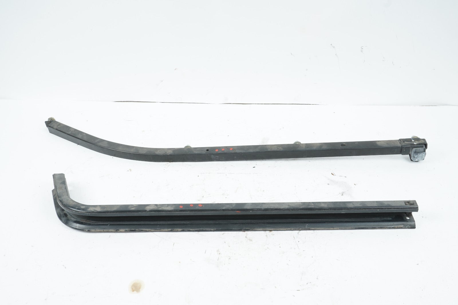 17-20 CHRYSLER PACIFICA REAR LEFT SLIDING DOOR UPPER & LOWER ROLLER TRACK OEM