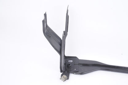 2007-2013 MERCEDES W221 S500 S550 S63 FRONT LOWER RADIATOR SUPPORT TIE BRACKET