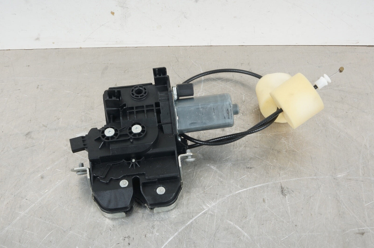 07-14 Mercedes W221 S550 S400 CL550 Rear Trunk Lid Latch Lock Actuator