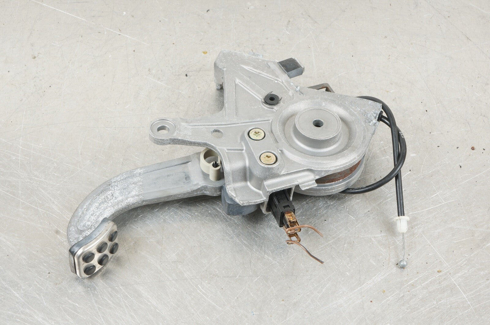 03-06 MERCEDES W220 S430 S500 SL600 EMERGENCY BRAKE PEDAL ASSEMBLY OEM 209420004