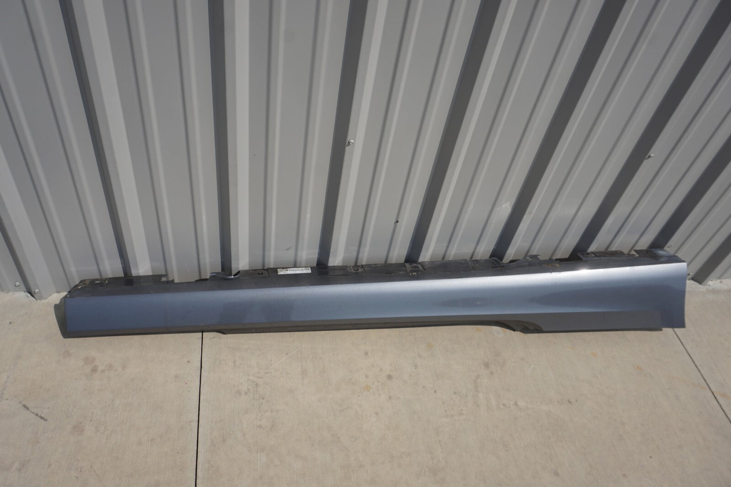 07 - 13 BMW 328i 335i Convertible Coupe Right Rocker Panel Skirt Molding OEM