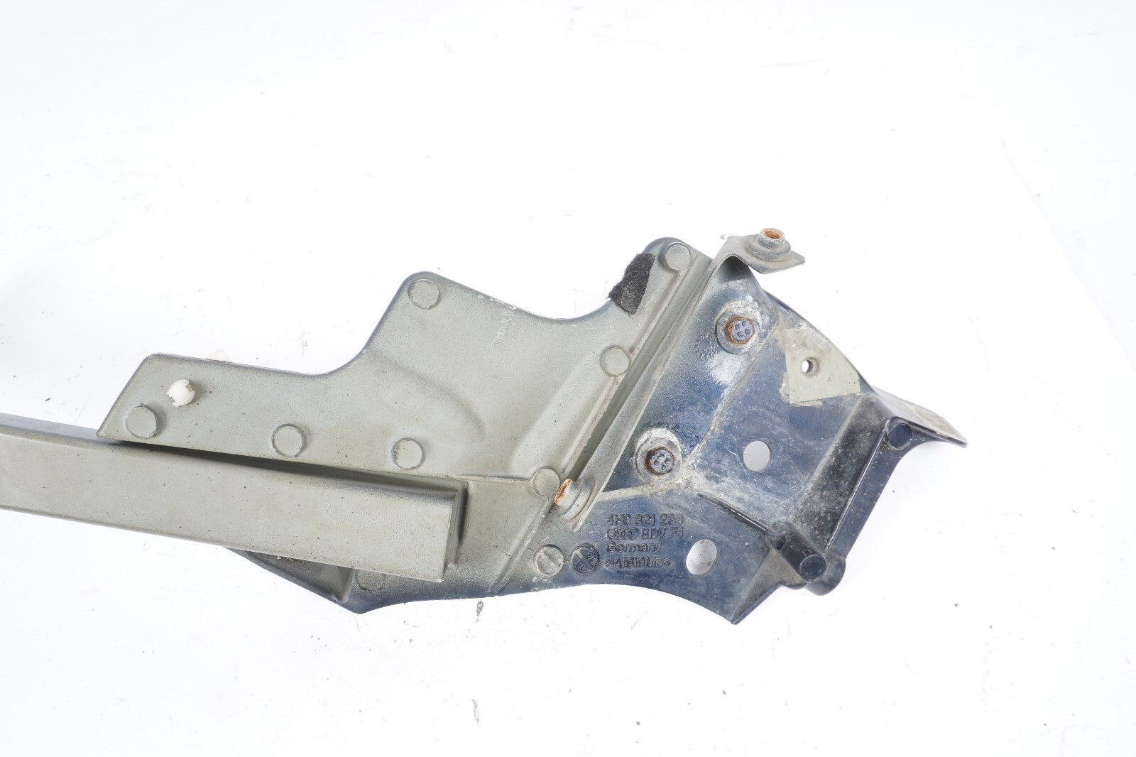 2013 - 2017 Audi A8L A8 Front Right Fender Support Mount Bracket 4H0821396 OEM